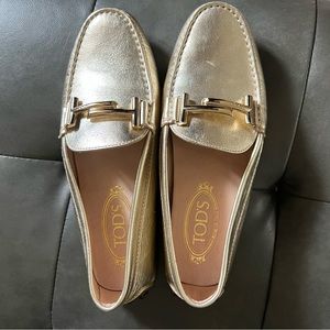 Tod’s women gold loafer